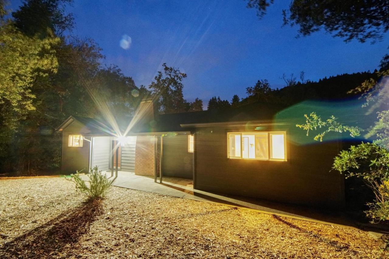 Rivers Breeze Relaxing Riverside Cabin With Private Suite Kayaks Healdsburg Εξωτερικό φωτογραφία
