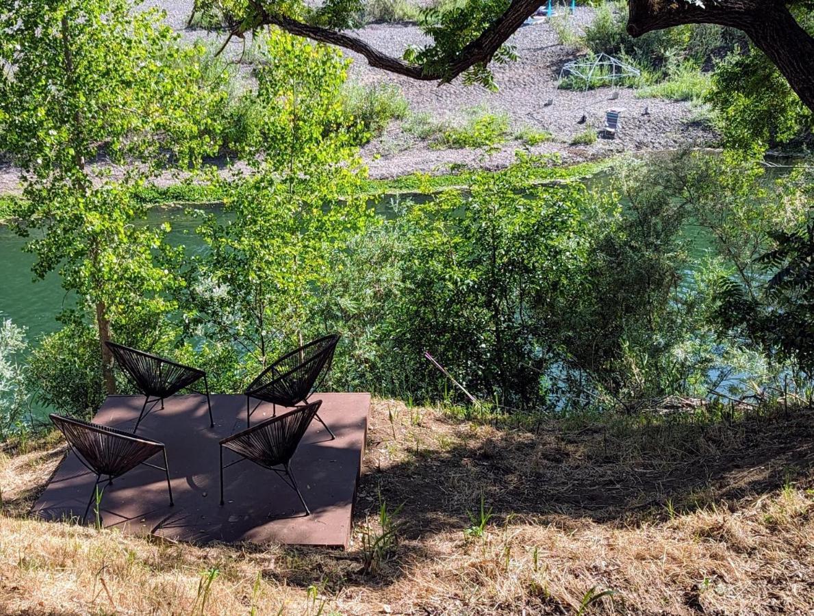 Rivers Breeze Relaxing Riverside Cabin With Private Suite Kayaks Healdsburg Εξωτερικό φωτογραφία